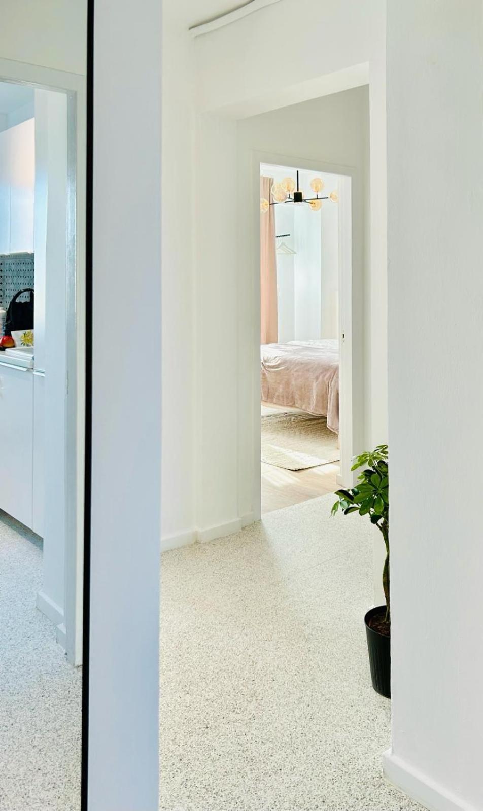 Urban Parkside Retreat Cozy 2-Bed Ap By Metro Διαμέρισμα Βουκουρέστι Εξωτερικό φωτογραφία